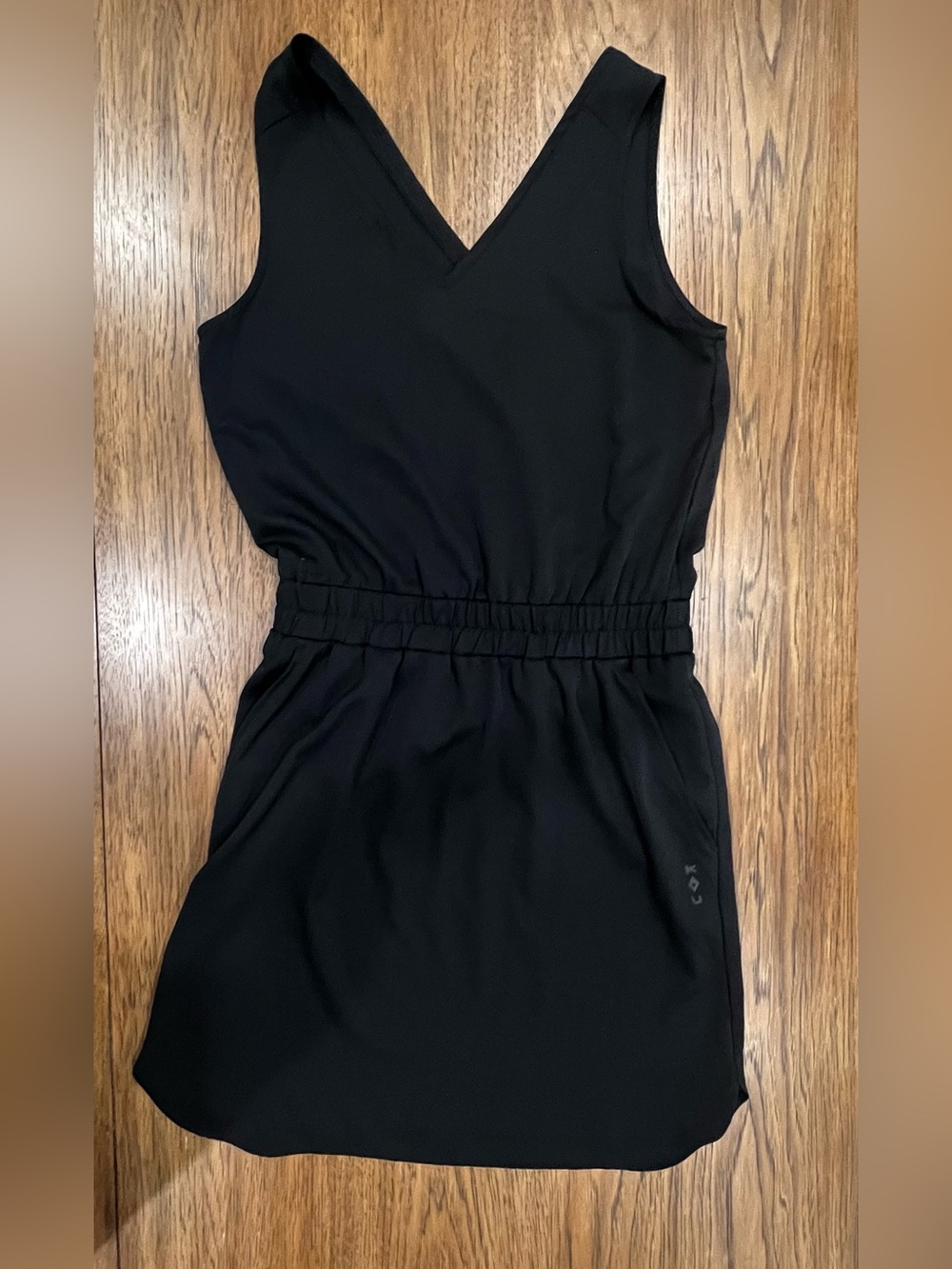 KAVU Black V-Neck Sleeveless Dress - Versatile Everyday Style